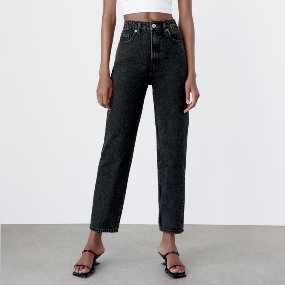 Zara Mom Fit Jeans in Washed Black
